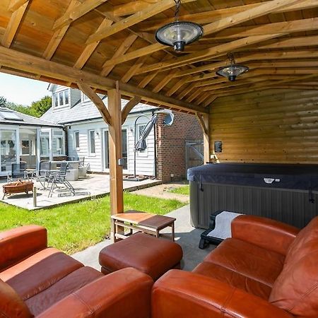 Villa Tranquil Cranbrook Hide Away With Hot Tub Exterior foto